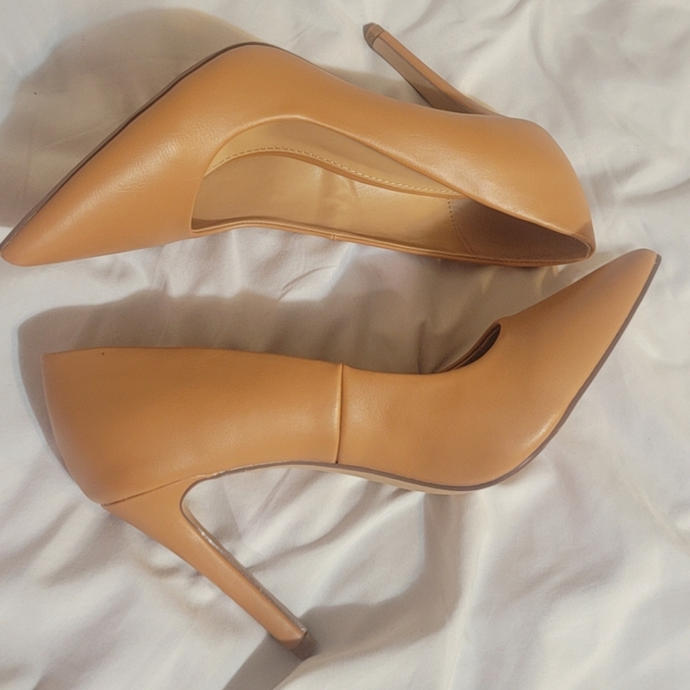 Nude color- pointed toe high heels
